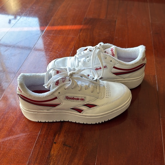 Reebok white/red/black - great combination! - Picture 2 of 6